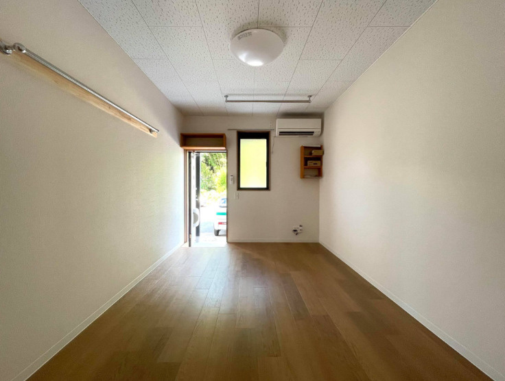 松福園七番館の洋室