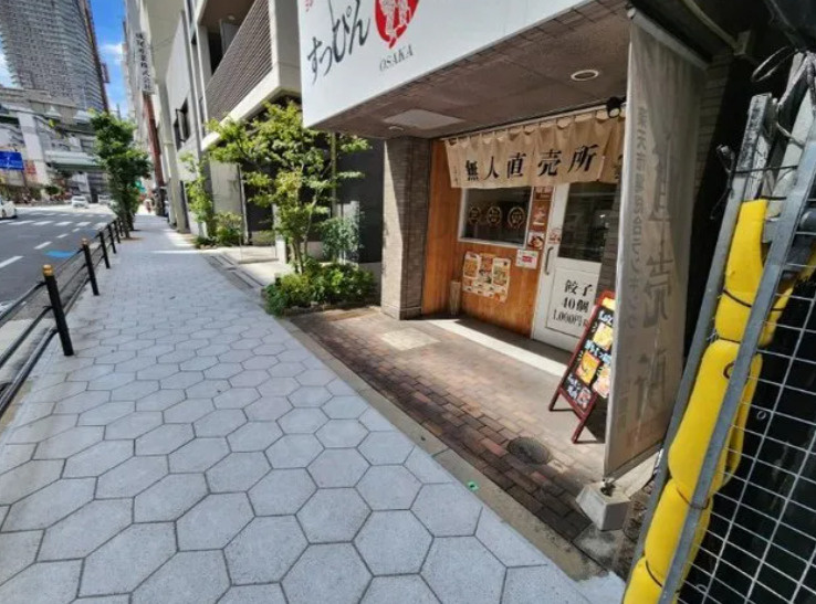大阪市西区靱本町３丁目の店舗一部の外観