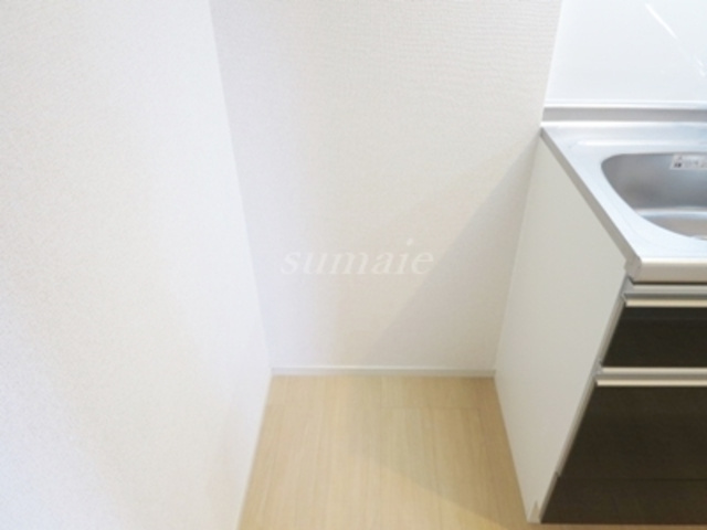 ヴィーヴェレ赤羽RESIDENCEのキッチン|冷蔵庫置場です☆