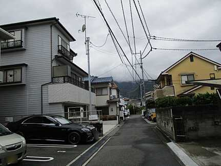 佐伯区五日市中央中古戸建の前面道路含む現地写真