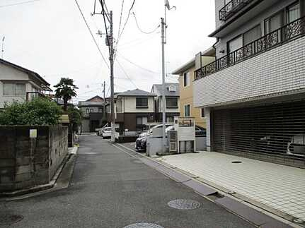 佐伯区五日市中央中古戸建の前面道路含む現地写真
