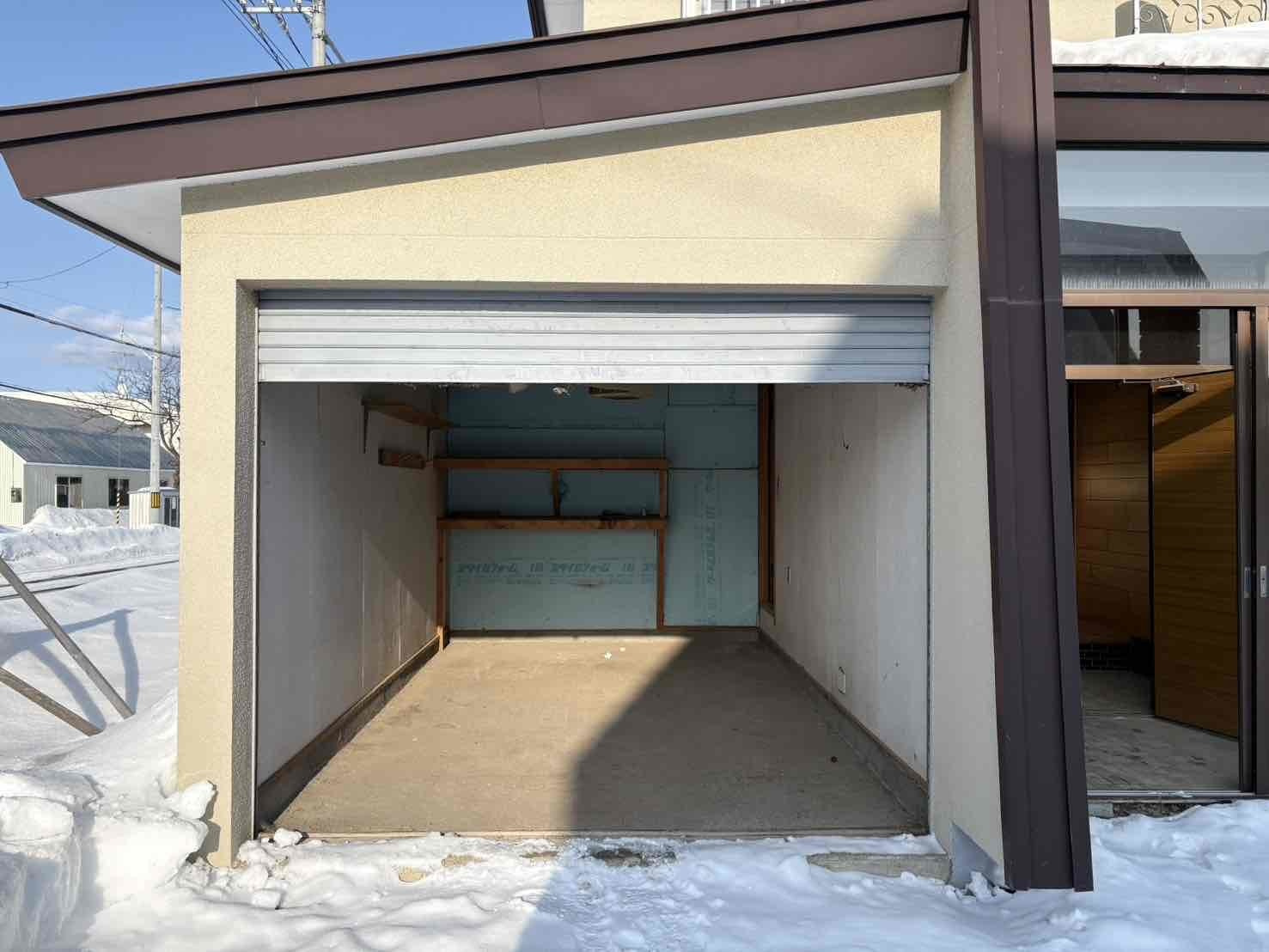 北見市端野町二区２８４番地１５　中古売家の駐車場