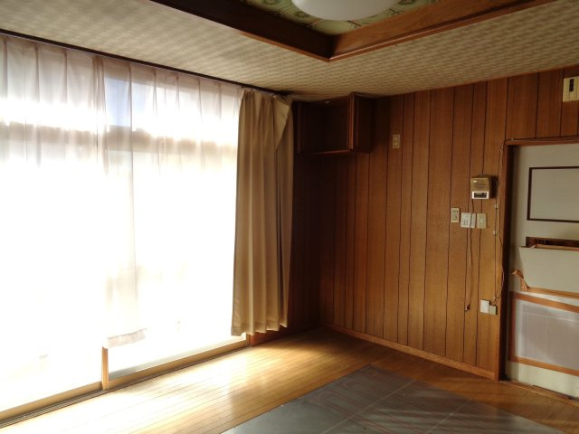 北見市端野町二区２８４番地１５　中古売家の居間・リビング