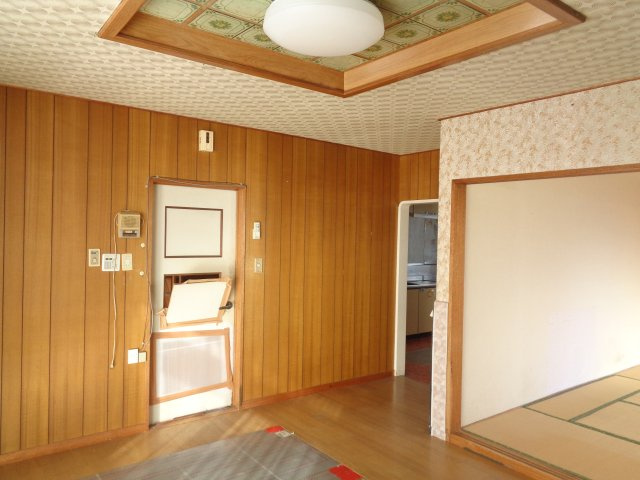 北見市端野町二区２８４番地１５　中古売家の居間・リビング