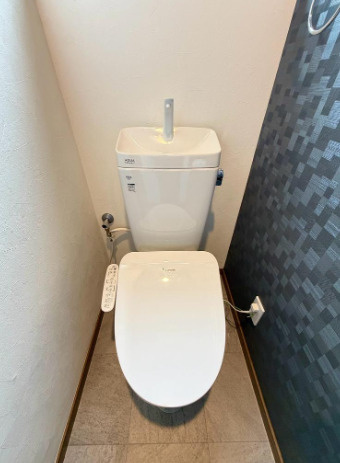 箕面市桜ヶ丘４丁目　中古戸建のトイレ