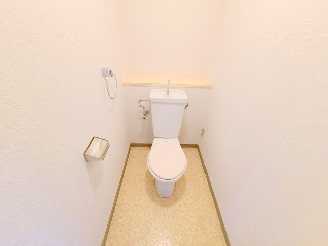 メゾン東生駒（YD3番館）のトイレ