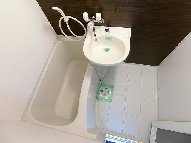 松戸市新松戸４丁目のアパートの浴室