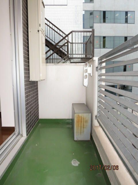 メゾンフラワー代々木のバルコニー