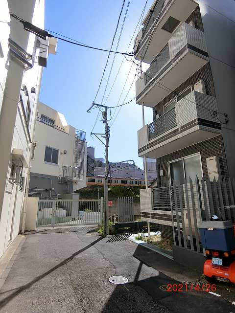 メゾンフラワー代々木の周辺