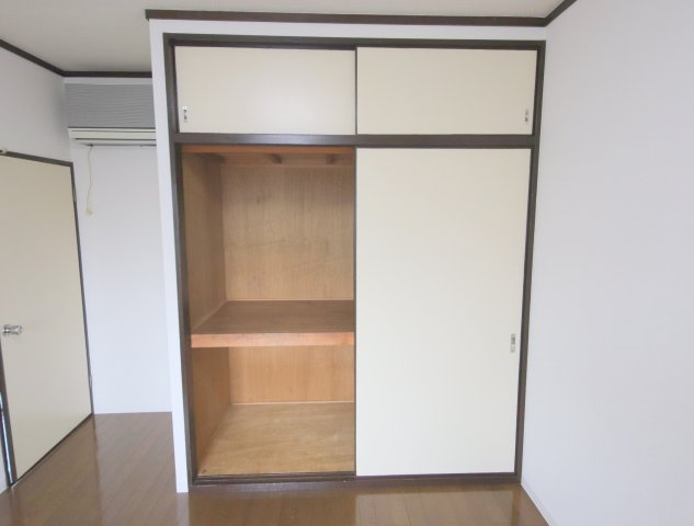 奈良市三碓６丁目の賃貸マンションの収納