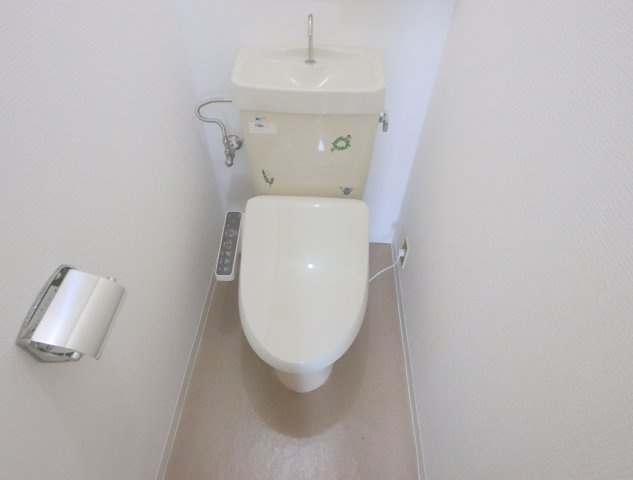 奈良市三碓６丁目の賃貸マンションのトイレ