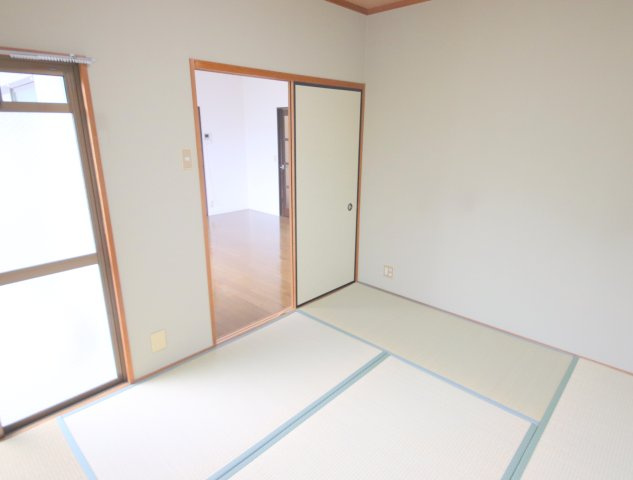 奈良市三碓６丁目の賃貸マンションの和室