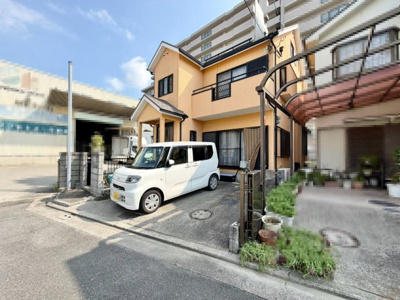 【前面道路含む現地写真】 | 堀上町　中古一戸建 | 【土地約３０．２６坪】ゆとりある住まいでのびのび新生活をここではじめませんか♪駐車スペースもありますよ！