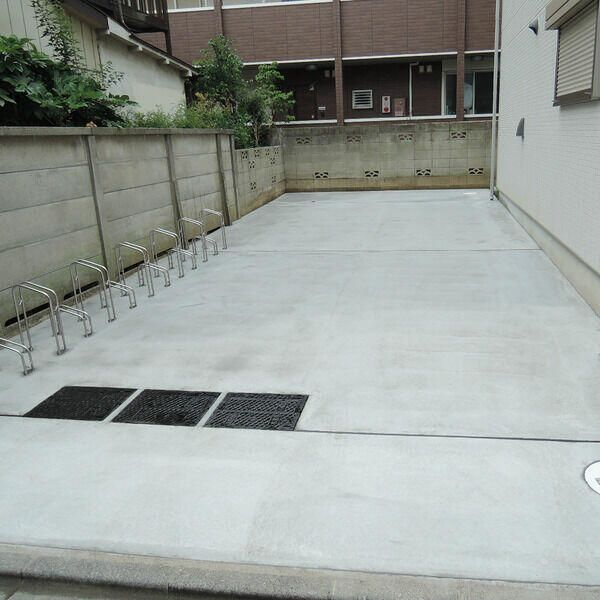 グランビル舎人公園の駐車場