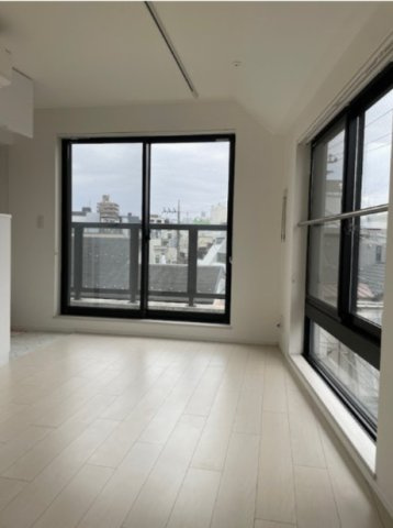 中野区新井１丁目の賃貸マンションの居間・リビング|同仕様