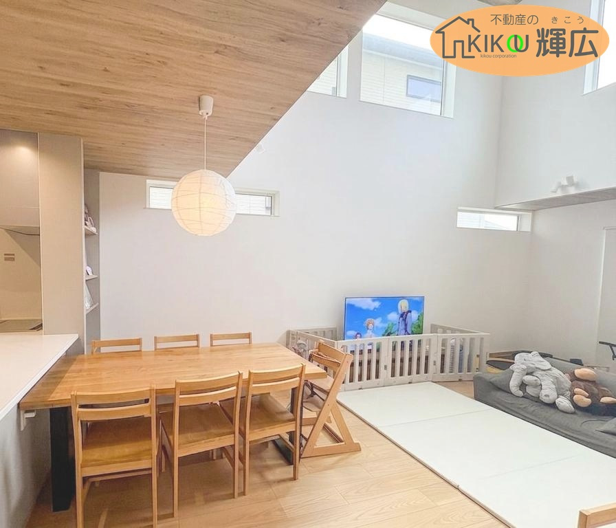 加古川市野口町水足　中古戸建の居間・リビング