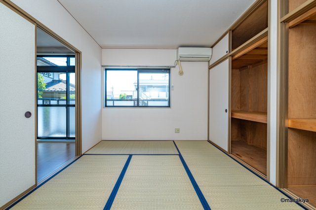 ハイツ東沖Nの和室
