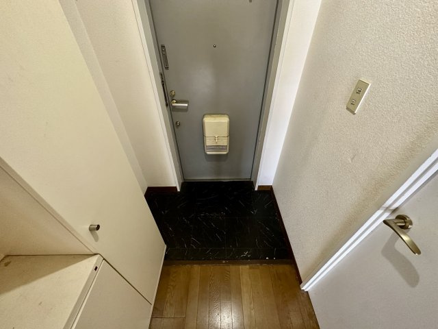 【玄関】 | メゾンアザレア