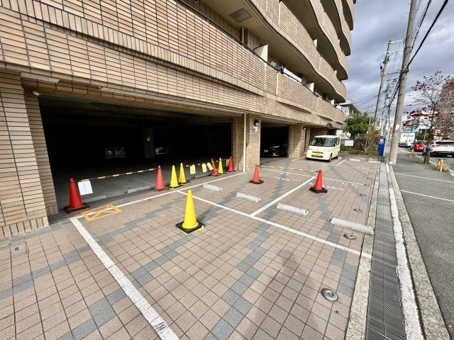 【駐車場】 | メゾンアザレア
