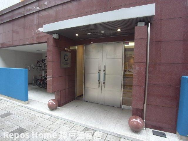 カスタリア三宮のエントランス