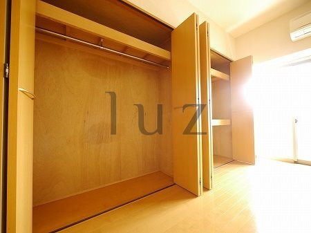 横浜市西区浅間町１丁目の賃貸マンションの収納