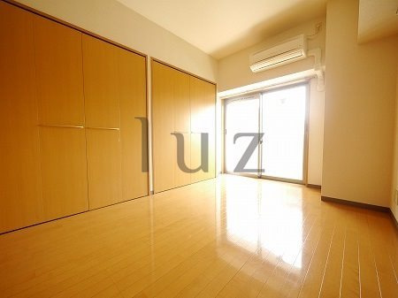 横浜市西区浅間町１丁目の賃貸マンションの寝室|6.0帖のベットルームです！