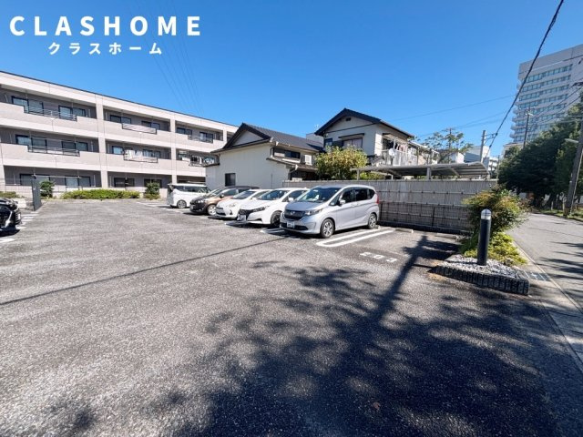 プリマヴェイラⅡの駐車場