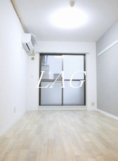 【居間・リビング】 | レナジア西堀 | 洋室のお部屋です。
