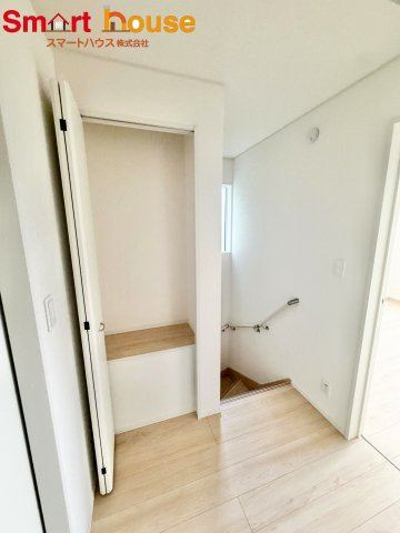 町田市薬師台第1　新築全13棟のその他|"階段の上すらも収納にしてしまうハイセンス！
デッドスペースを一切作らず、有効活用する貴重な収納！
収納ボックスなどを配置して使えば、多様な使い方が出来、収納の幅が広がります！"