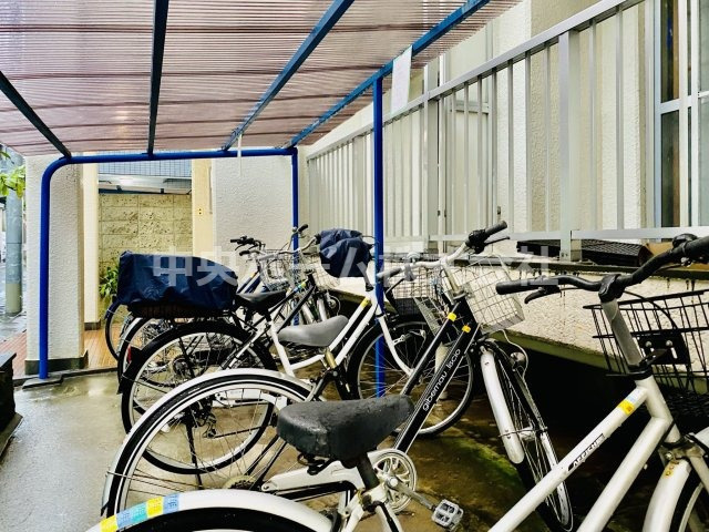 葛西第４ウィーンハイツの駐輪場|【自転車置き場】最新の空き状況や費用などの詳細は担当スタッフまでお問い合わせください。