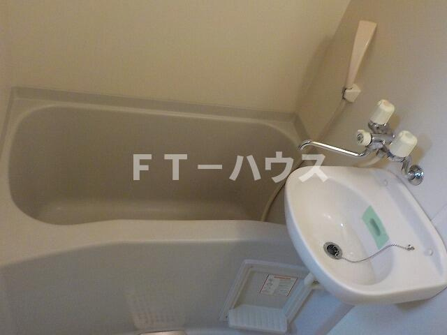 タケハイム船橋の浴室