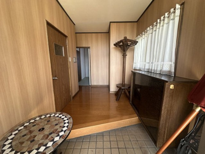 【玄関】 | 大田原市紫塚1丁目　730万円　中古住宅