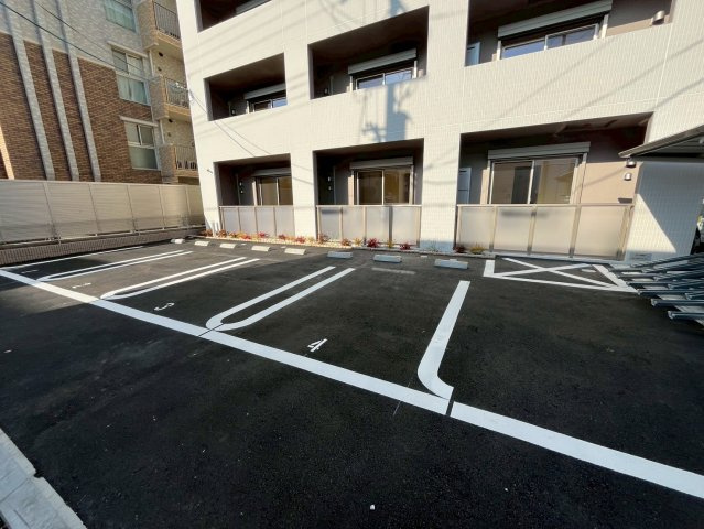 エクセル宝塚の駐車場