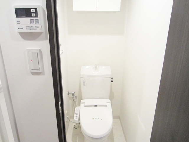 リヴシティ王子のトイレ|収納も付いたおトイレです