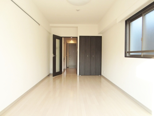 リヴシティ王子の寝室|綺麗な形の使い易いお部屋です