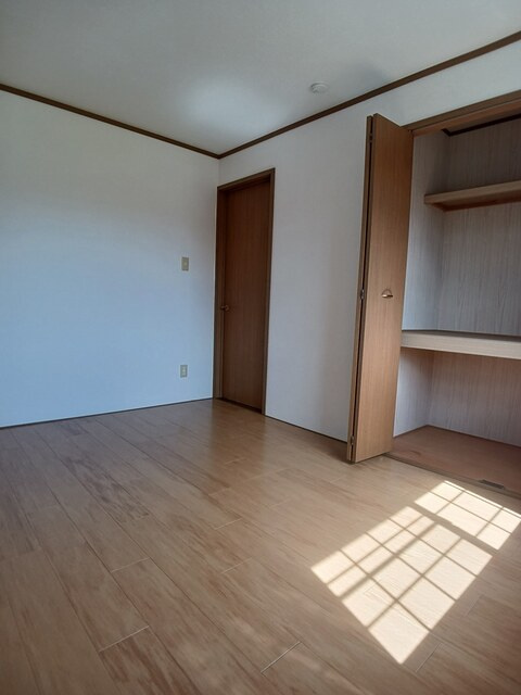 クールブラーシェＢの洋室