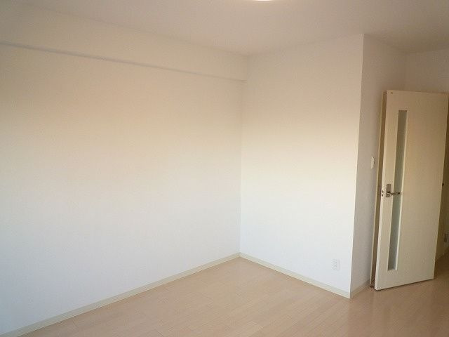 【居間・リビング】 | S-FORT四日市元町 | ※現状を優先とします（内装設備が異なる場合がございます）
※同建物別室参考写真