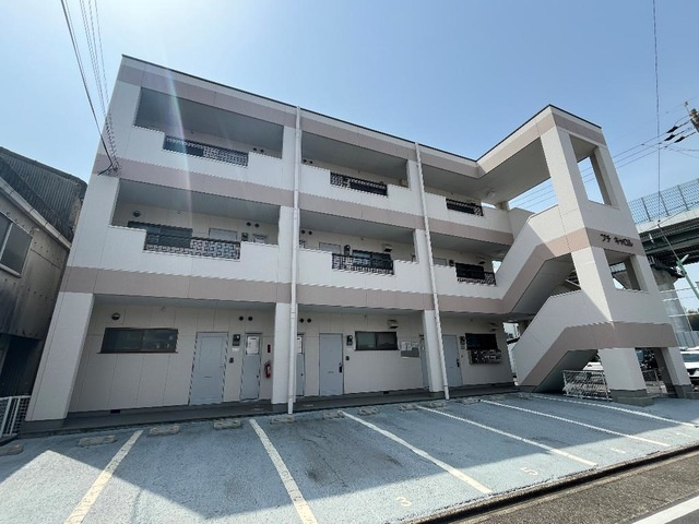 プチキャロルの駐車場