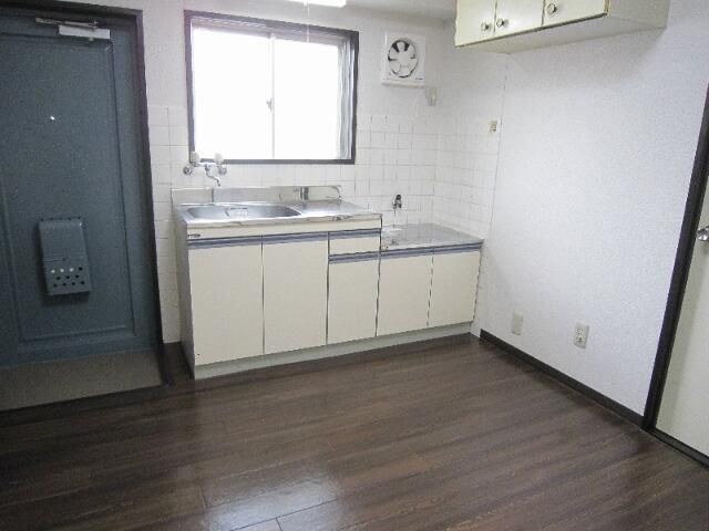 町田市三輪町の賃貸マンションのキッチン