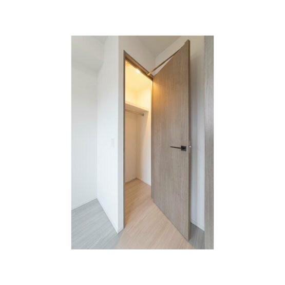 【収納】 | RESIDENCE　KOENJI | ウォークインクローゼット完備。
