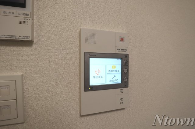 【セキュリティ】 | プレサンス名古屋ルーカス | モニター付きインターホンです
