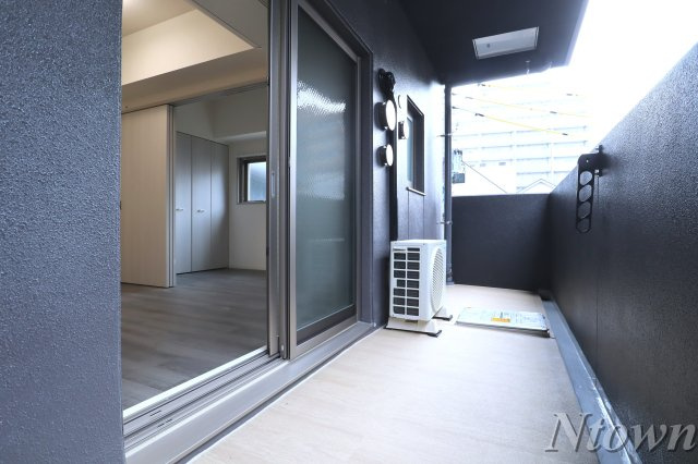 【バルコニー】 | プレサンス名古屋ルーカス | バルコニーからの眺めを楽しみながら食事をしませんか