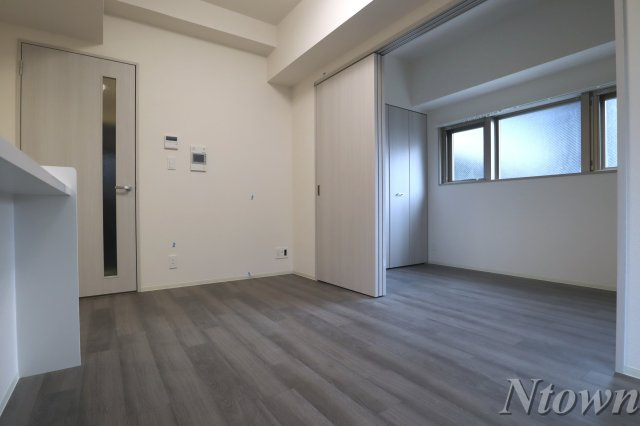 【居間・リビング】 | プレサンス名古屋ルーカス | ゆったり過ごせる居間です