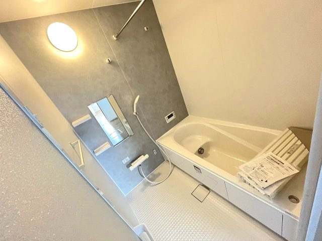【浴室】 | 糟屋郡須恵町新原6期　1号棟（全2棟）【仲介手数料無料・0円】 | 現地写真。浴室です。