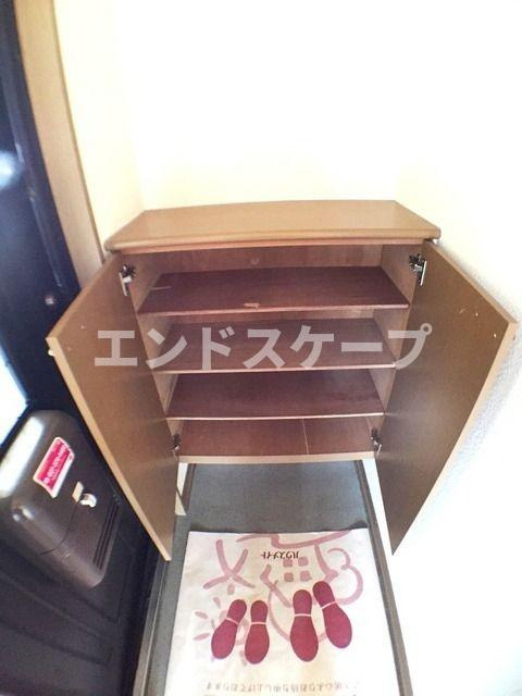 フローラＡの玄関|高崎、前橋のお部屋探しはエンドスケープまで！お客様の理想お聞かせ下さい♪