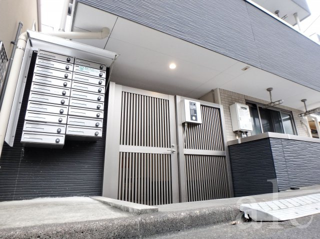 練馬区氷川台４丁目の賃貸マンションのエントランス|ゆとりのあるエントランスです