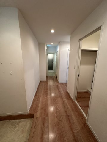 戎阿波座ビルの洋室