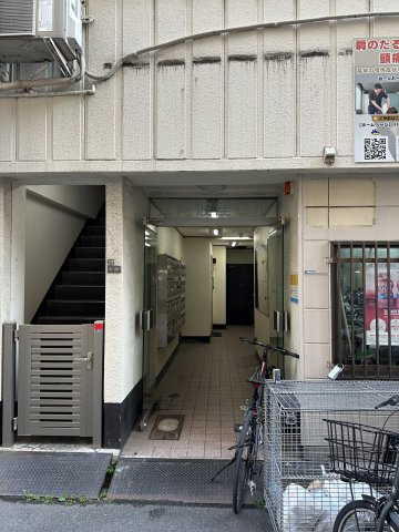 戎阿波座ビルのエントランス