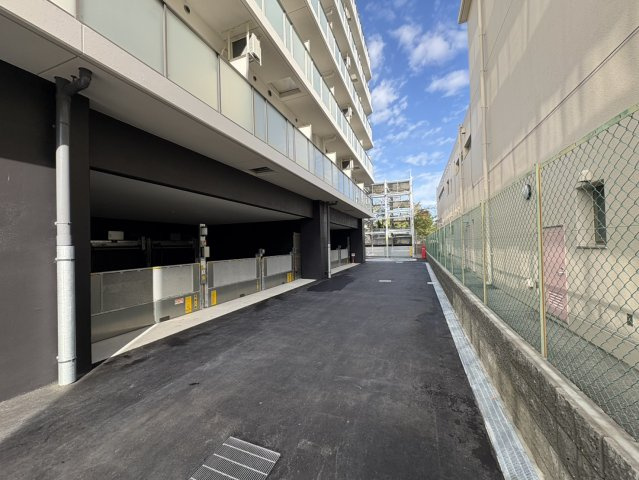 SOLASIA residence 千里丘の駐車場