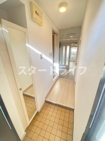 大阪市淀川区西中島３丁目の賃貸マンションの玄関